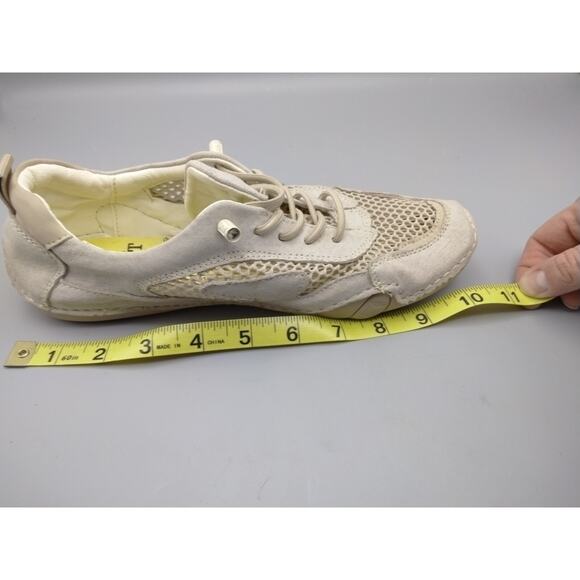 Dbeck Women’s Shoes Size 7.5-8 Beige Suede Sneakers Walking Shoes See Pictures - Picture 7 of 8